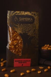 Bonbon Voanjo Sambika avec nappage chocolat 80%